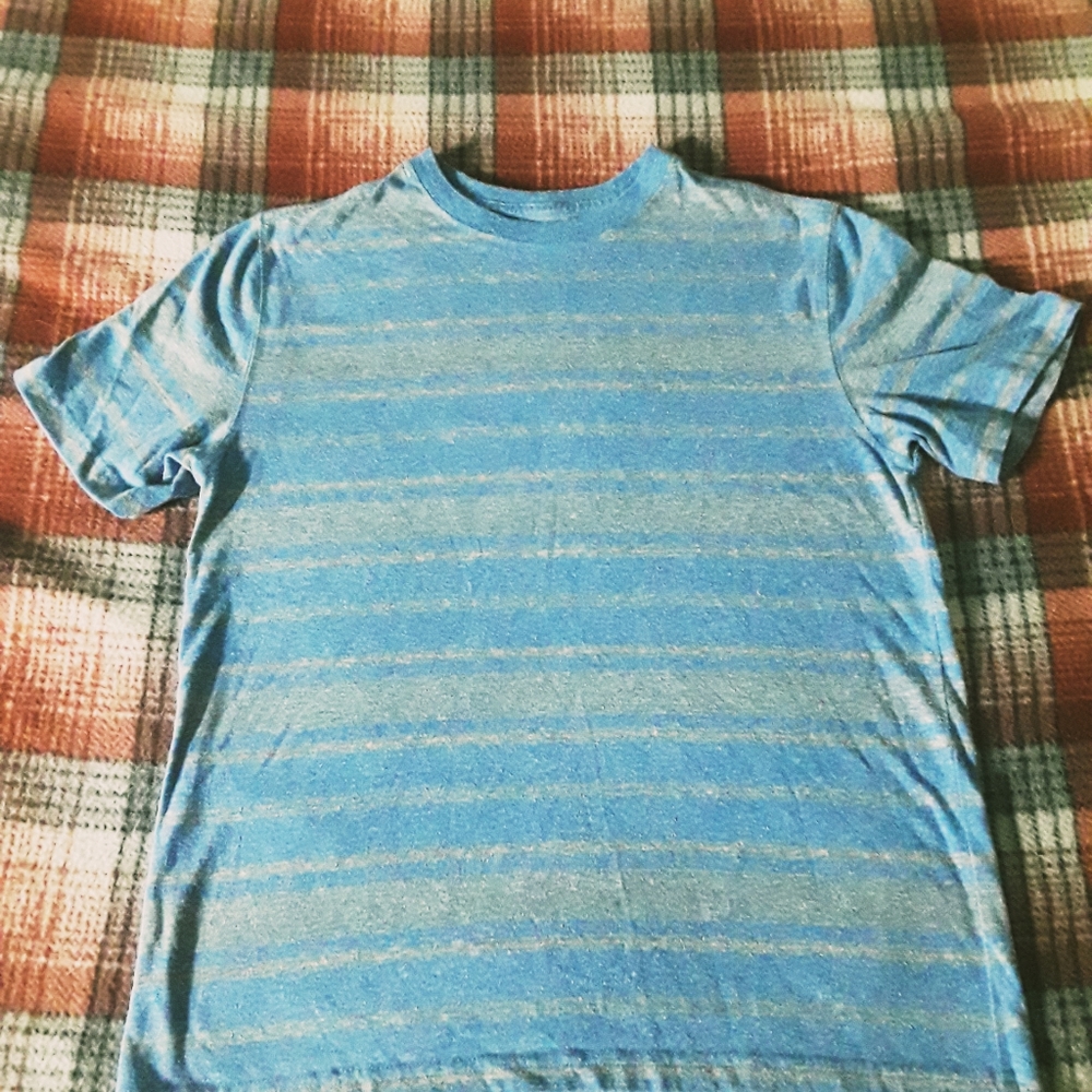 SOLDBoys  short sleeve shirt(size xl 14-16)